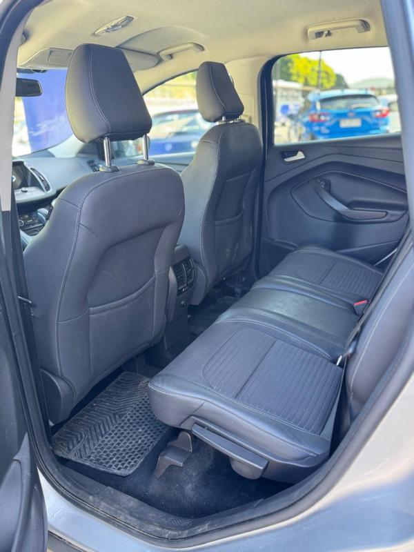 Ford Escape — foto 5 de 16