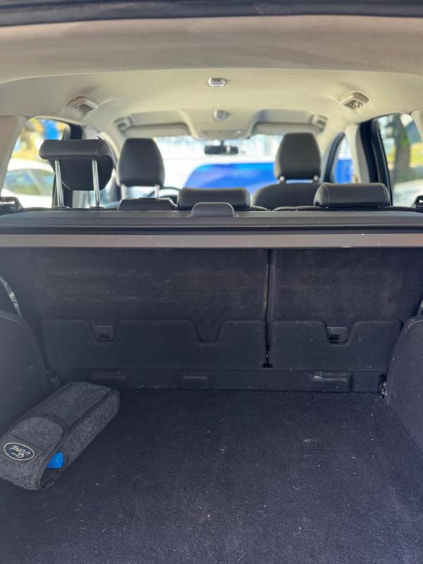Ford Escape — foto 4 de 16