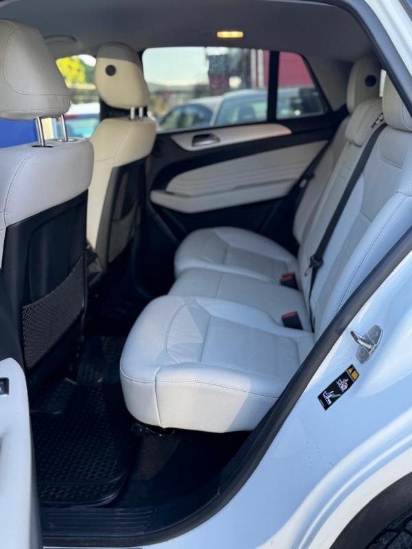 Mercedes-Benz Gle350 — foto 9 de 16