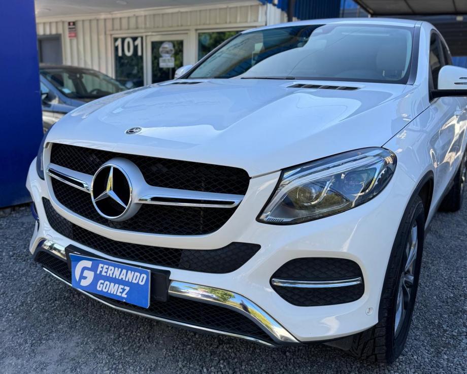 Mercedes-Benz Gle350 — foto 2 de 16