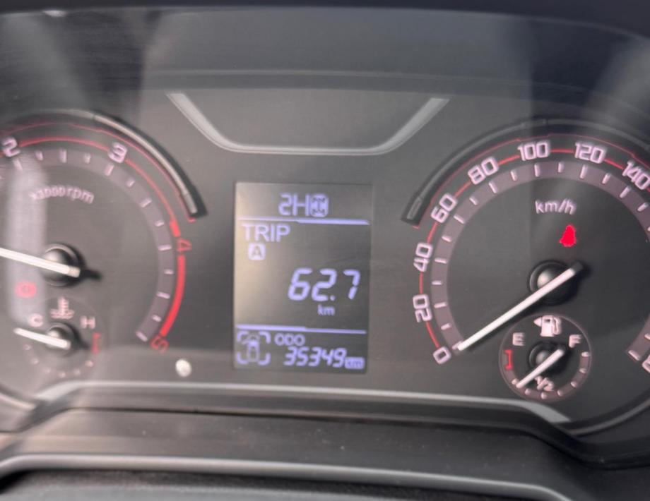 Maxus T60 — foto 11 de 13