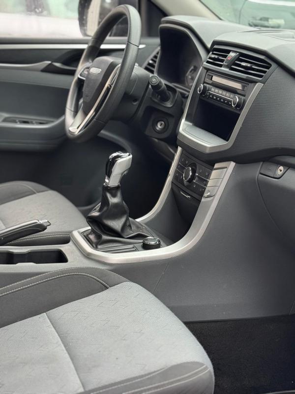 Maxus T60 — foto 4 de 13