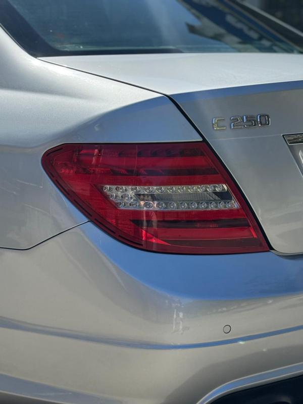 Mercedes-Benz C250 — foto 11 de 13