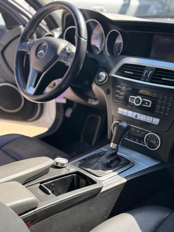 Mercedes-Benz C250 — foto 8 de 13