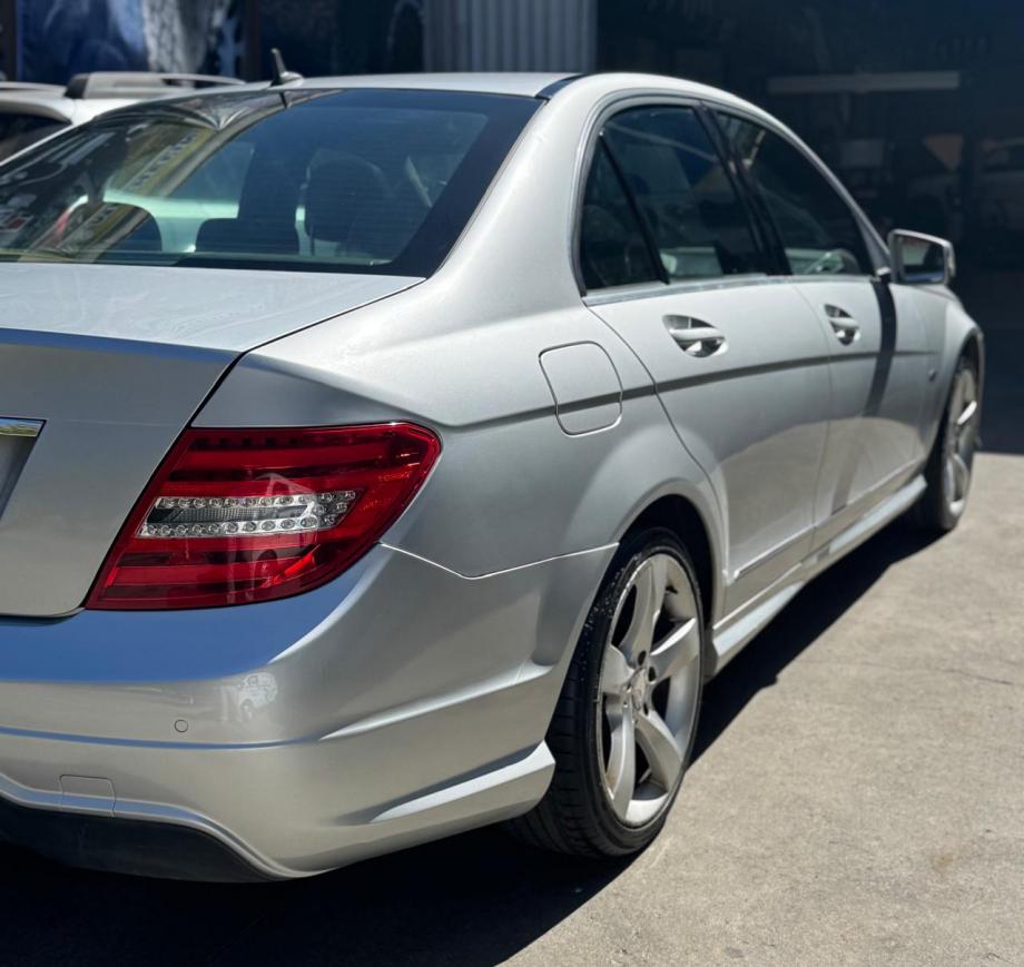 Mercedes-Benz C250 — foto 7 de 13