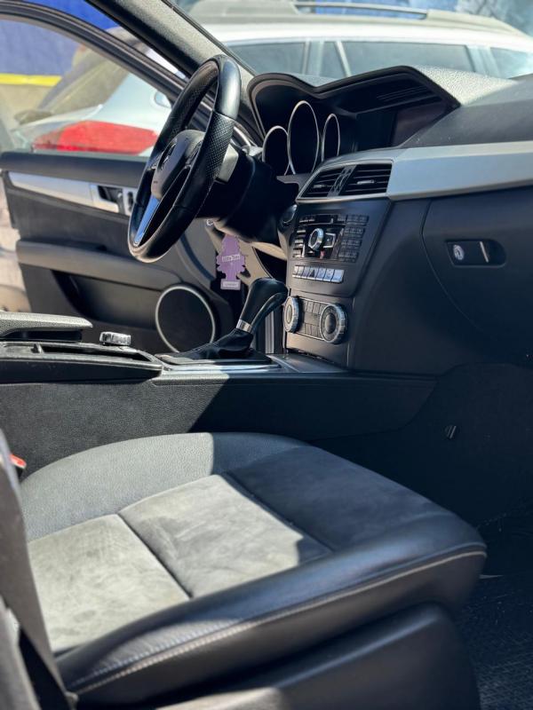Mercedes-Benz C250 — foto 5 de 13