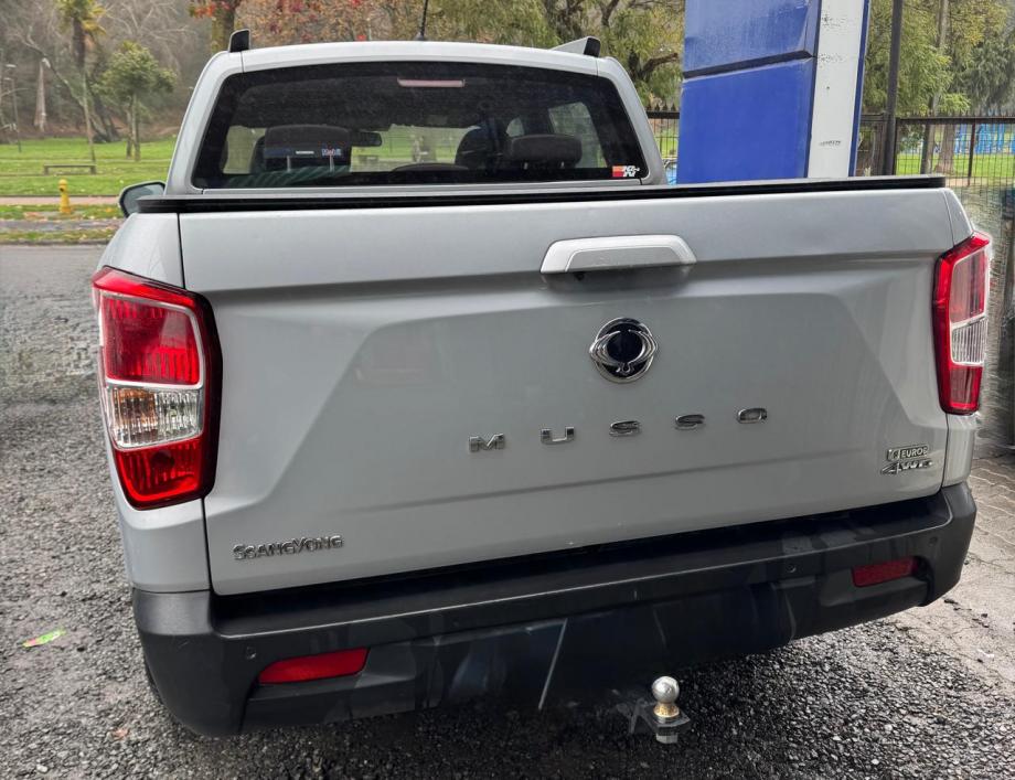 SsangYong Musso Dcab — foto 16 de 17