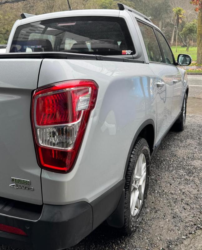 SsangYong Musso Dcab — foto 9 de 17