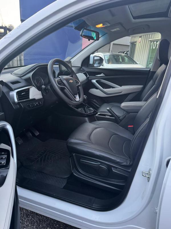 Chevrolet Captiva — foto 7 de 17