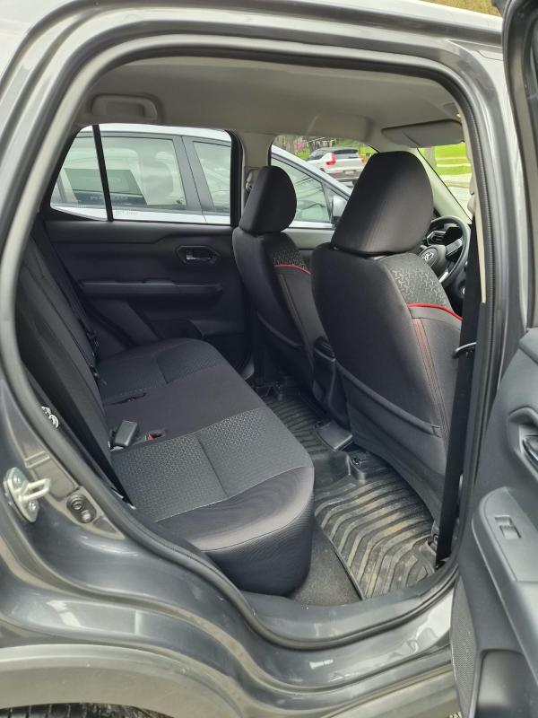Toyota Raize — foto 7 de 15